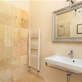 8 Bedroom Villa with Pool near Certaldo, Tuscany, Sleeps 14 - 15